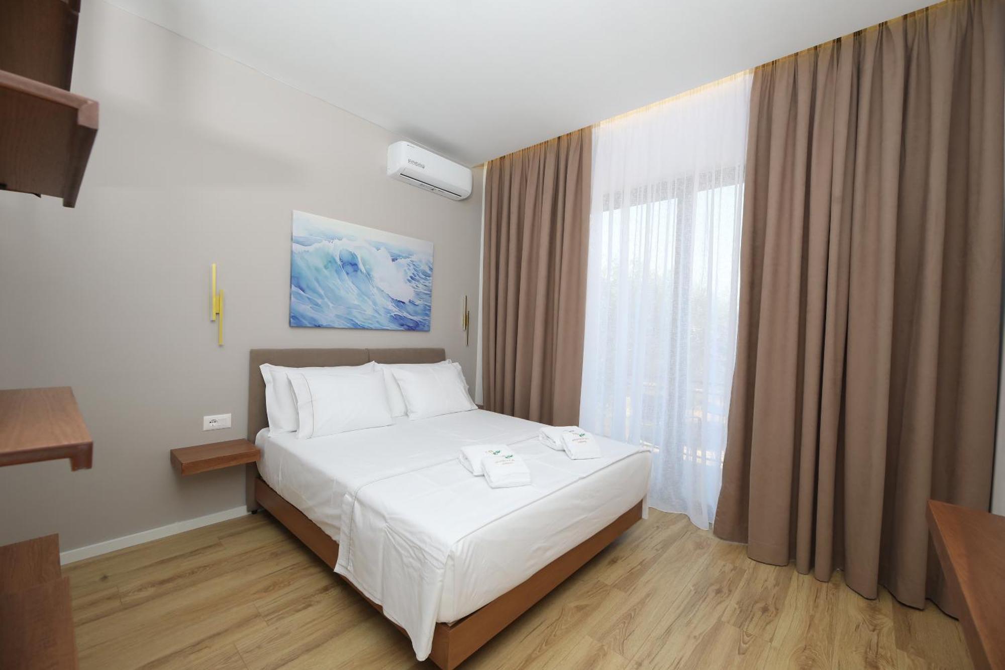 Hotel Mezzanine Bay Himarë Exterior foto
